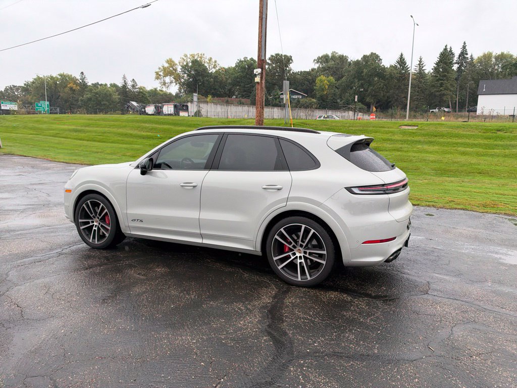 Used 2025 Porsche Cayenne GTS AWD/4WD image 24