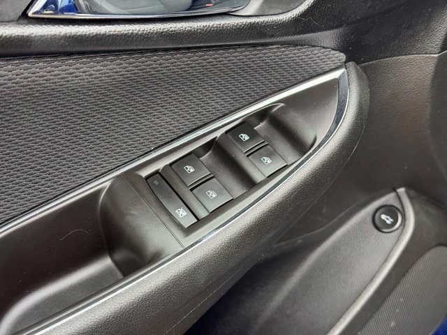 Used 2019 Chevrolet Cruze LT FWD image 17