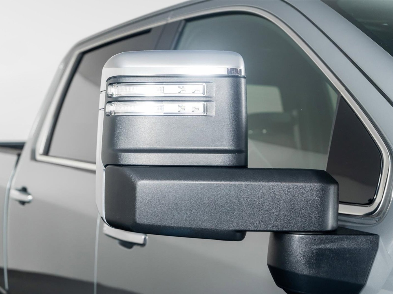 Used 2025 GMC Sierra 3500 Denali w/ Denali Reserve Package image 24