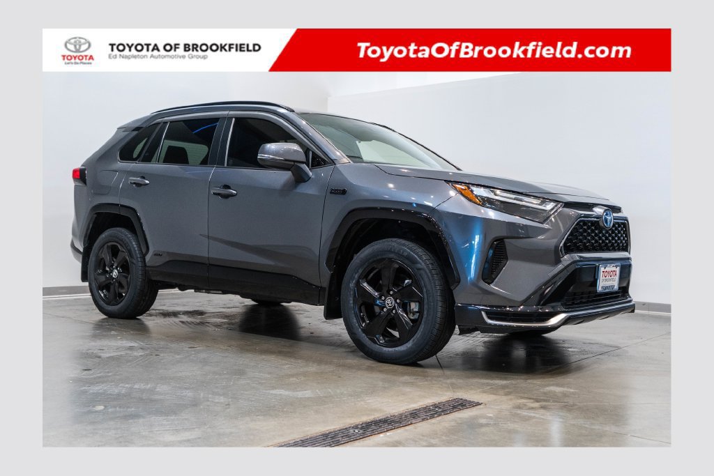 Used 2023 Toyota RAV4 SE w/ Weather & Moonroof Package