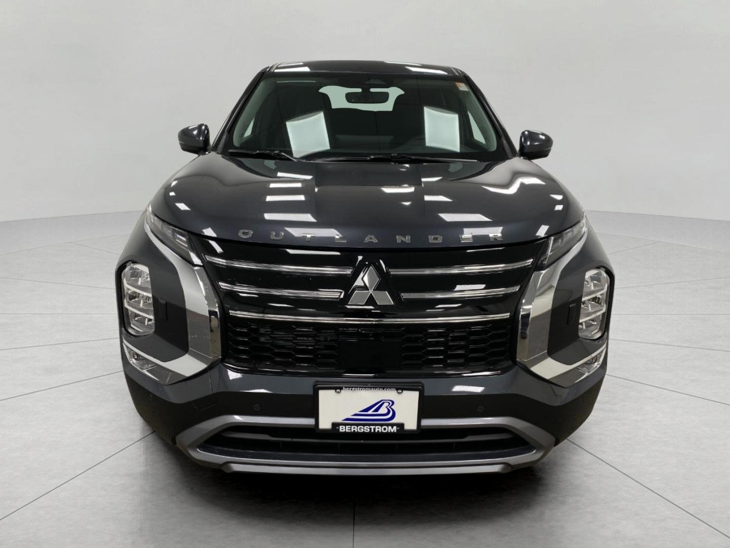 New 2026 Mitsubishi Outlander SE image 10