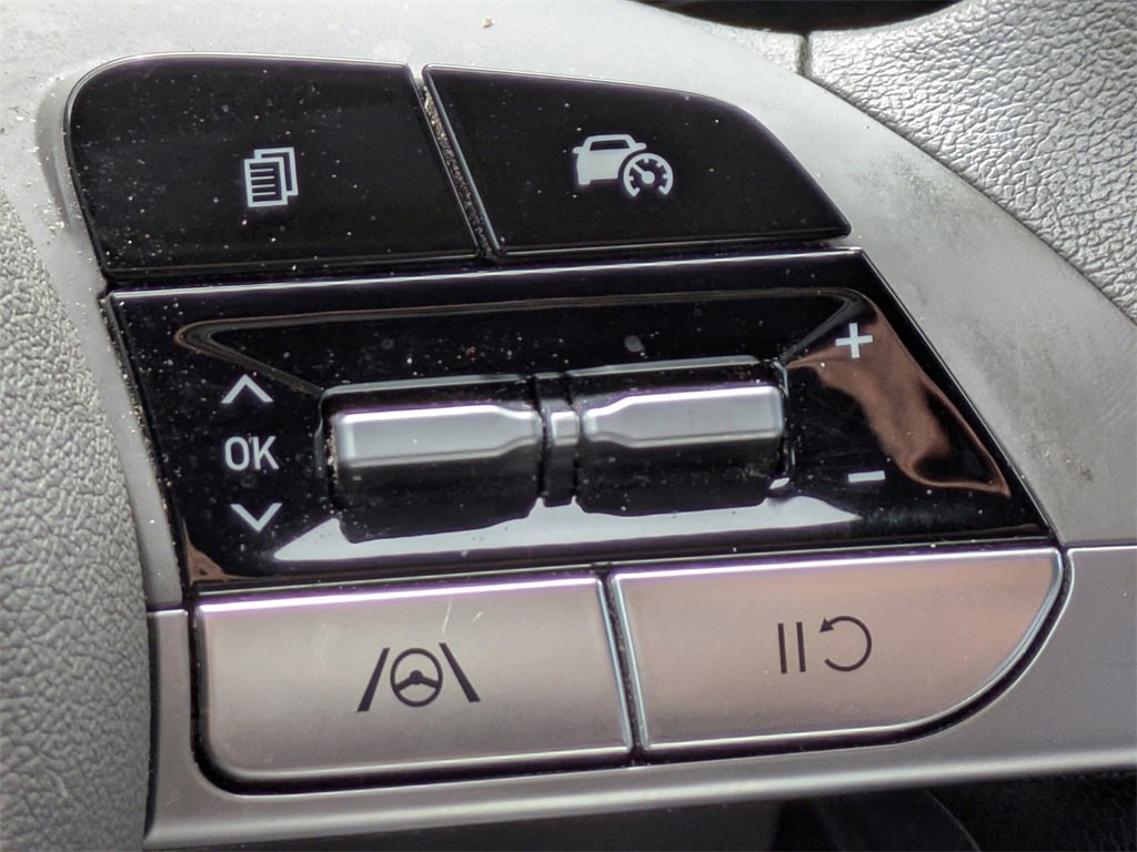 Used 2024 Hyundai Elantra SEL image 28