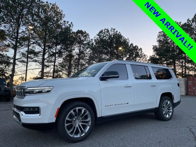 Used 2023 Jeep Grand Wagoneer L Series II w/ Premium Group II image 6