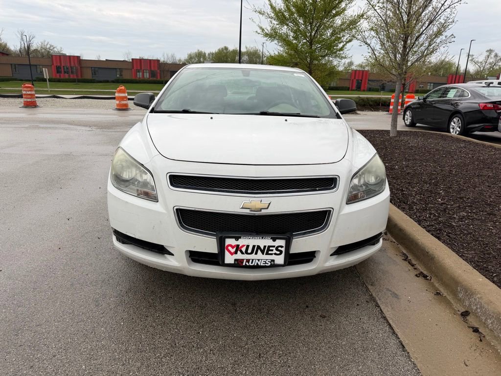 Used 2010 Chevrolet Malibu LS FWD image 3