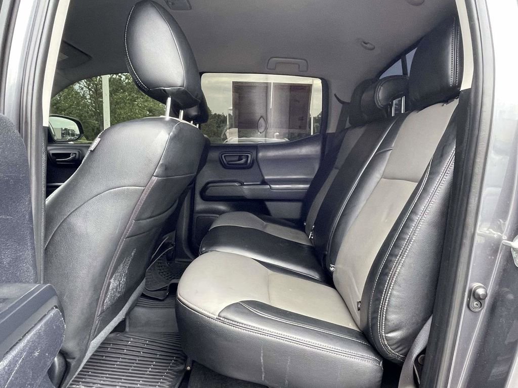 Used 2021 Toyota Tacoma SR AWD/4WD image 11