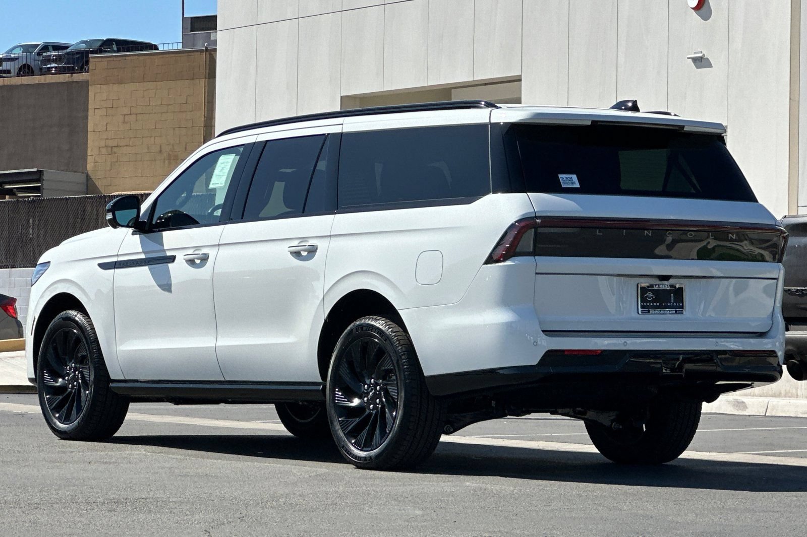 New 2026 Lincoln Navigator L Reserve w/ Jet Appearance Package AWD/4WD image 5