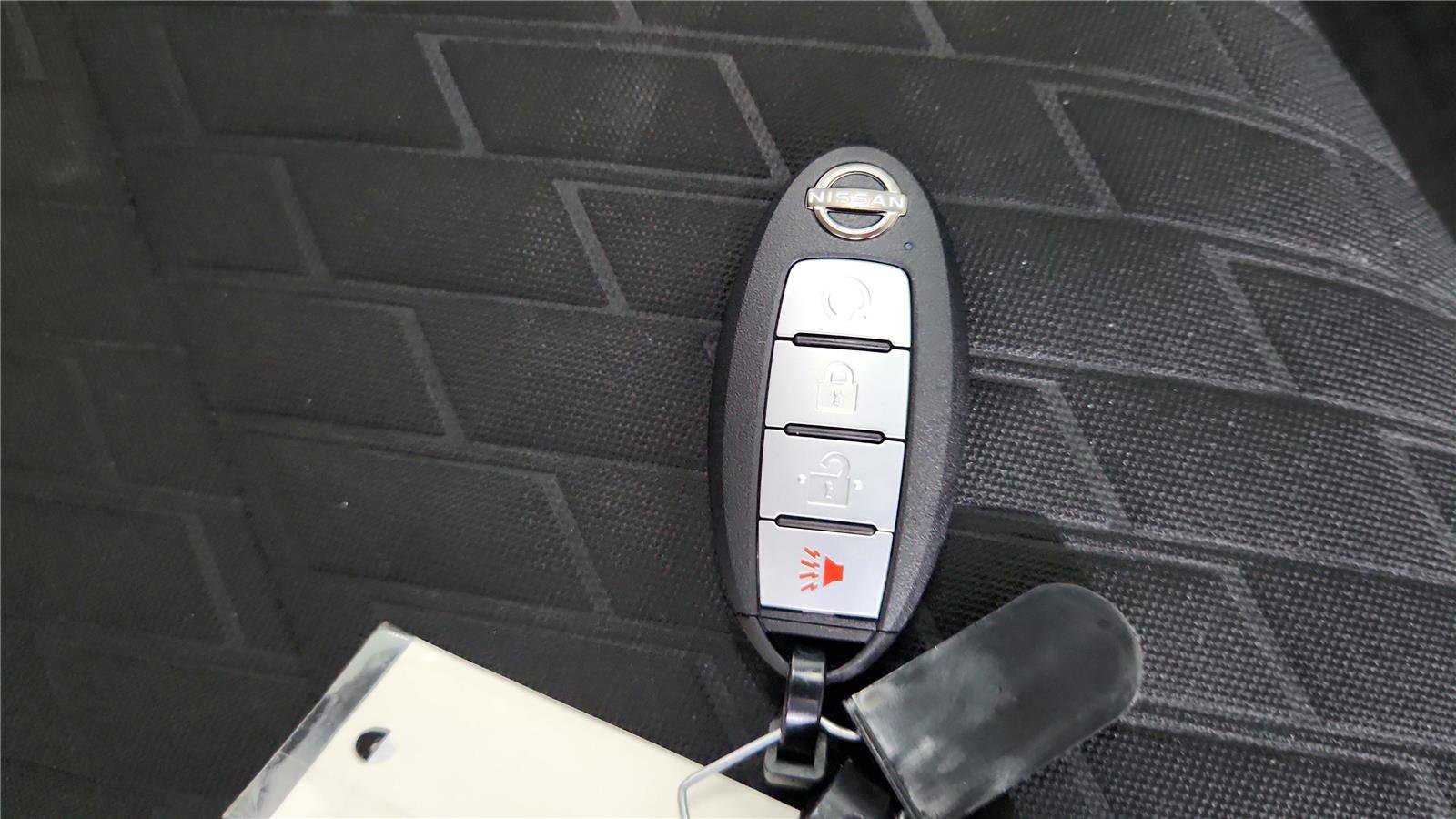 Used 2022 Nissan Kicks SR w/ Interior Electronics Package FWD image 20