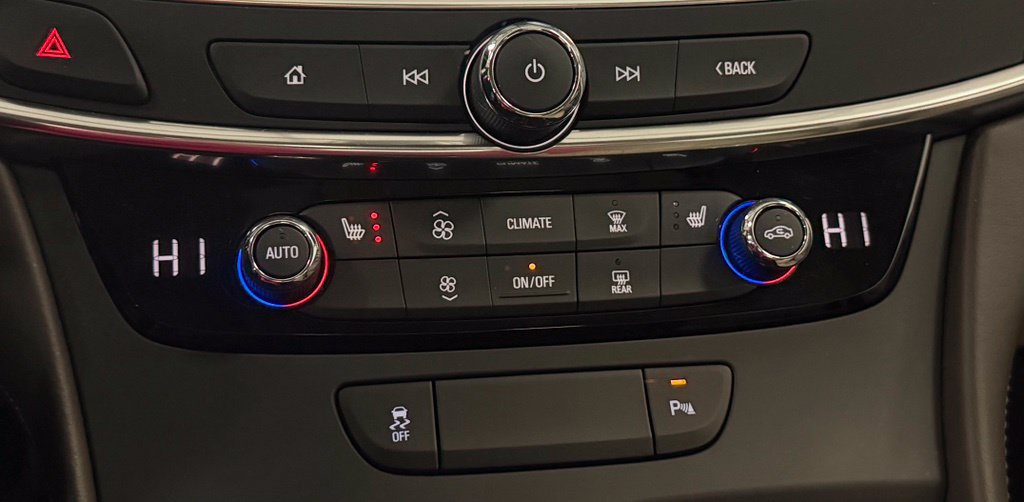 Used 2017 Buick LaCrosse Essence w/ Sun and Shade Package FWD image 21