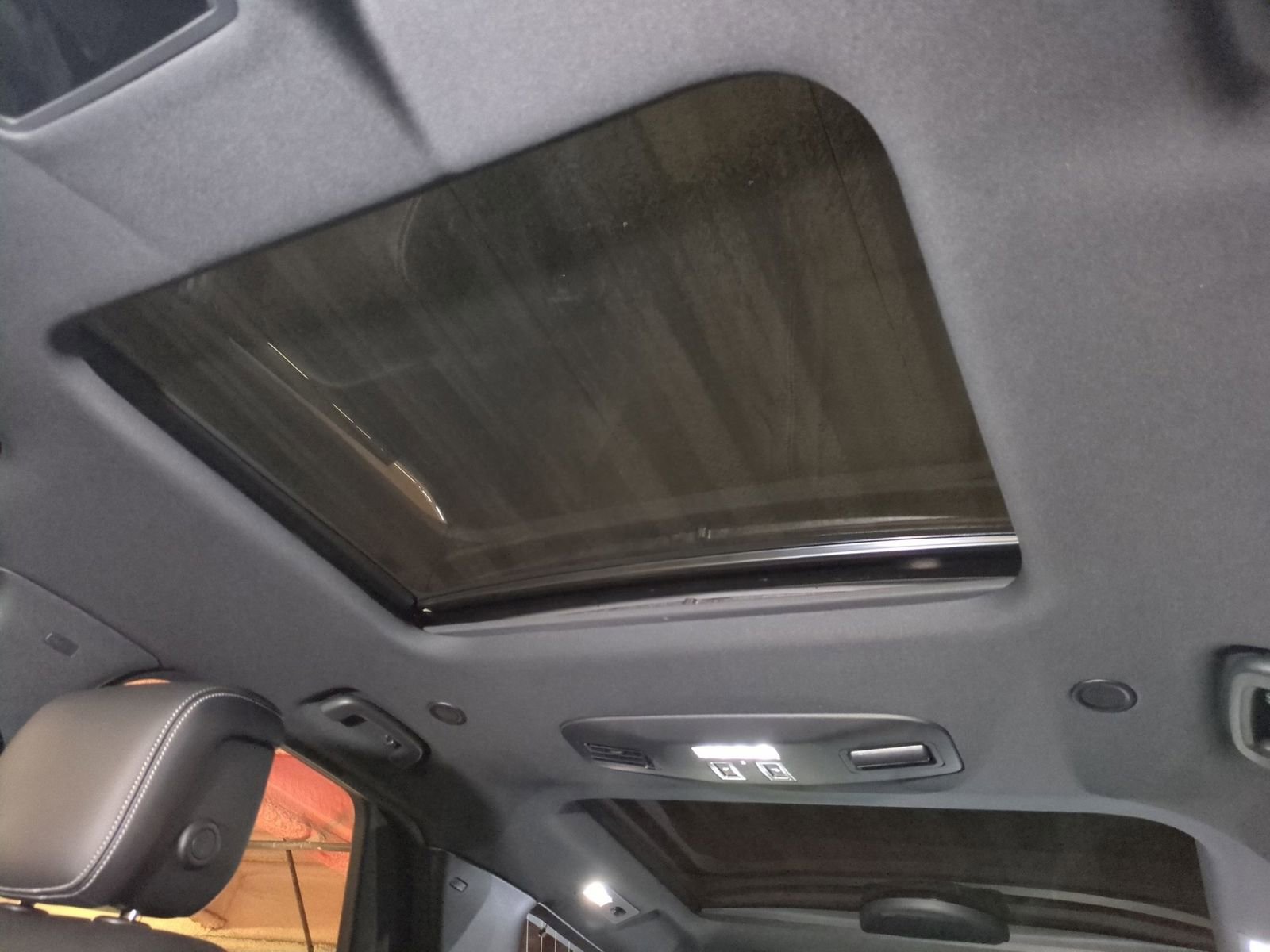 New 2026 Land Rover Discovery Limited Edition image 24