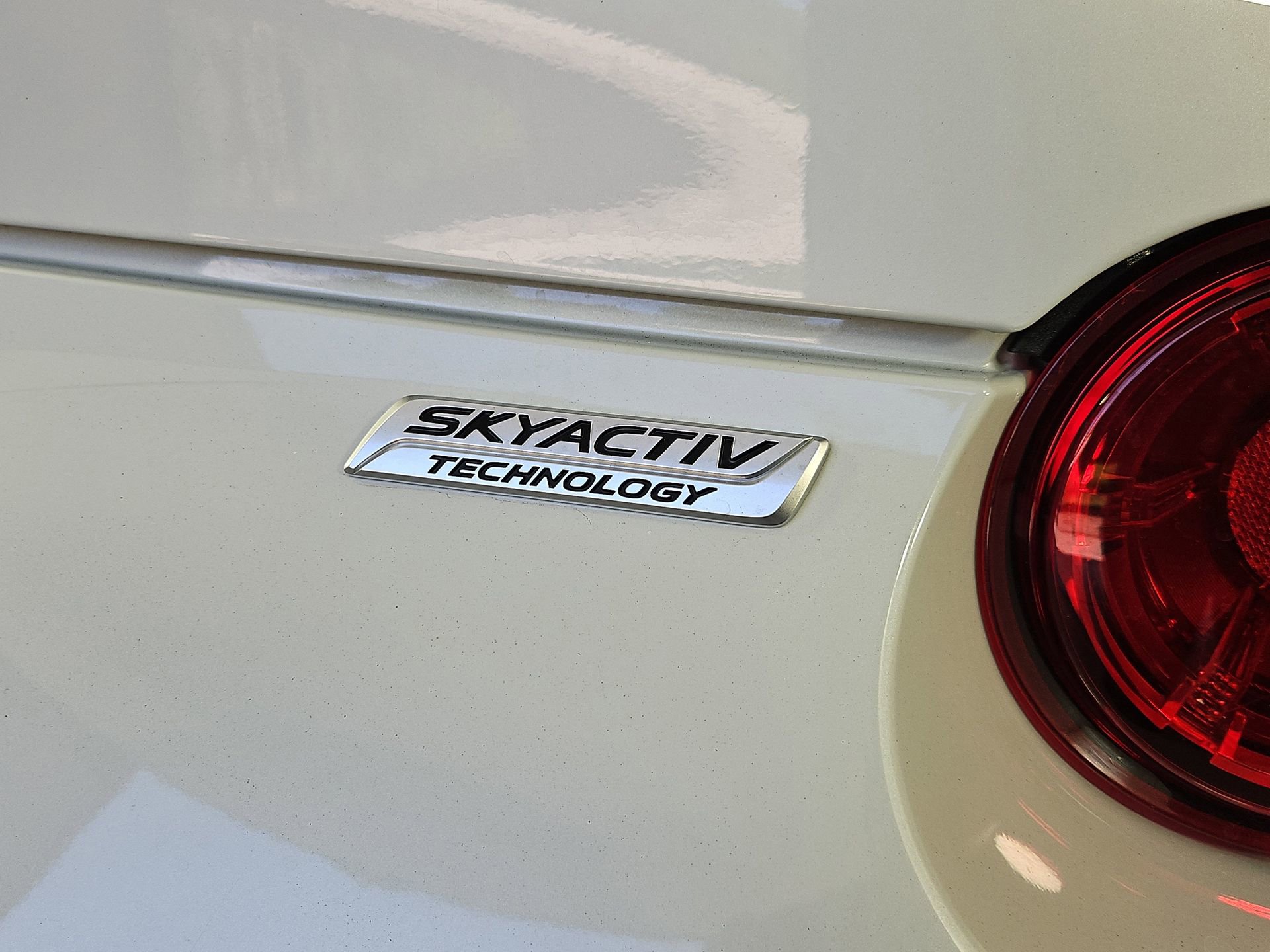 Used 2017 MAZDA MX-5 Miata RF Club RWD image 37