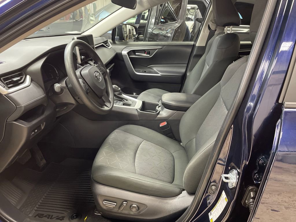 Certified 2025 Toyota RAV4 XLE AWD/4WD image 13