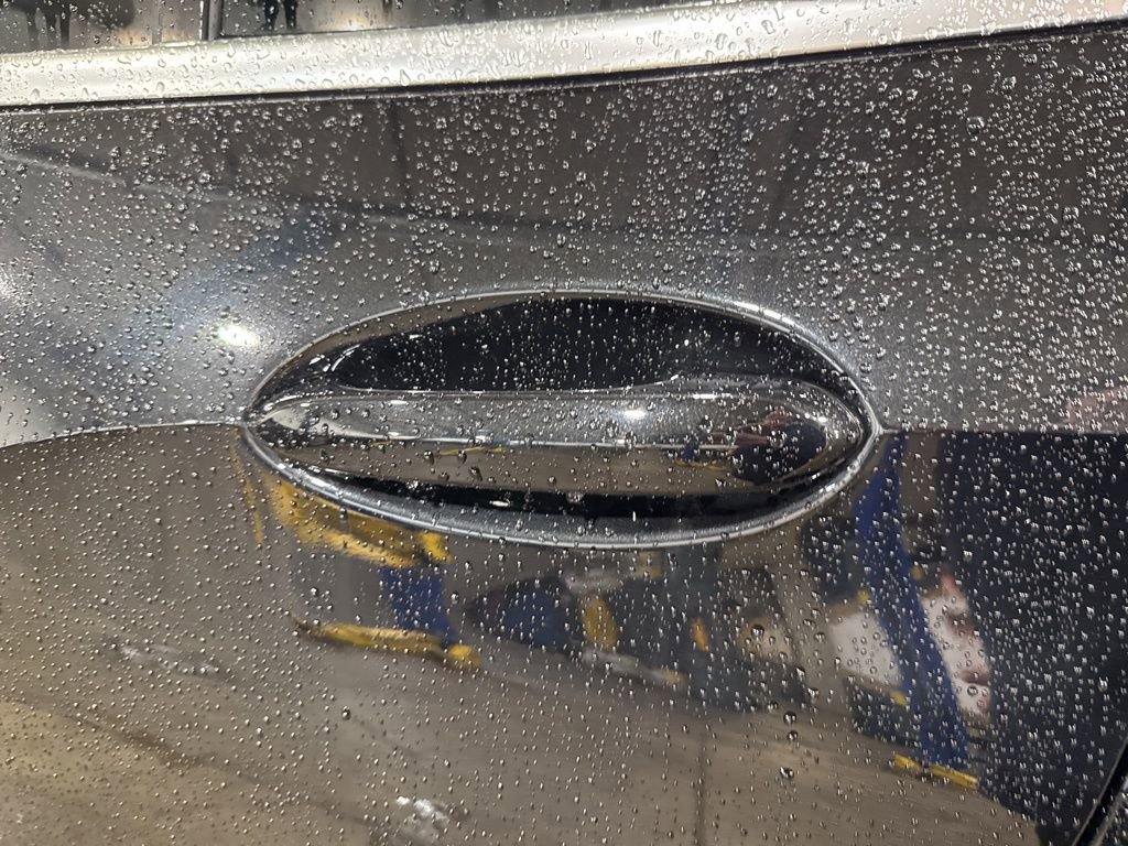 Used 2025 BMW X5 xDrive50e image 11