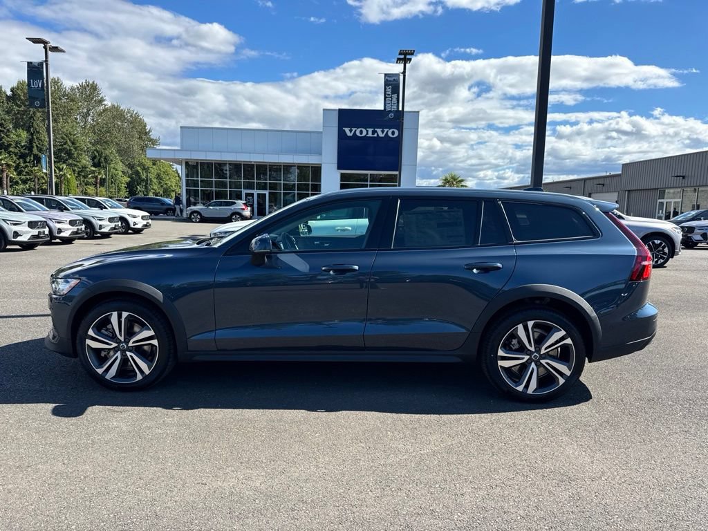 New 2026 Volvo V60 B5 Cross Country Plus w/ Climate Package AWD/4WD image 2