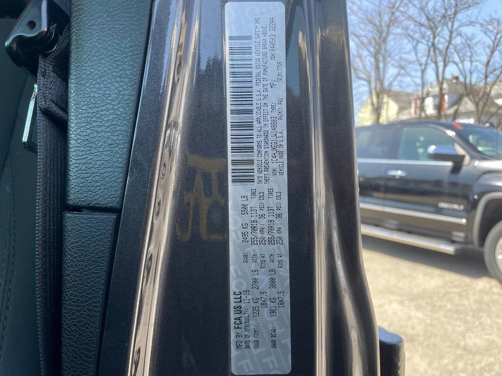 Used 2018 Jeep Wrangler Unlimited Sahara AWD/4WD image 33