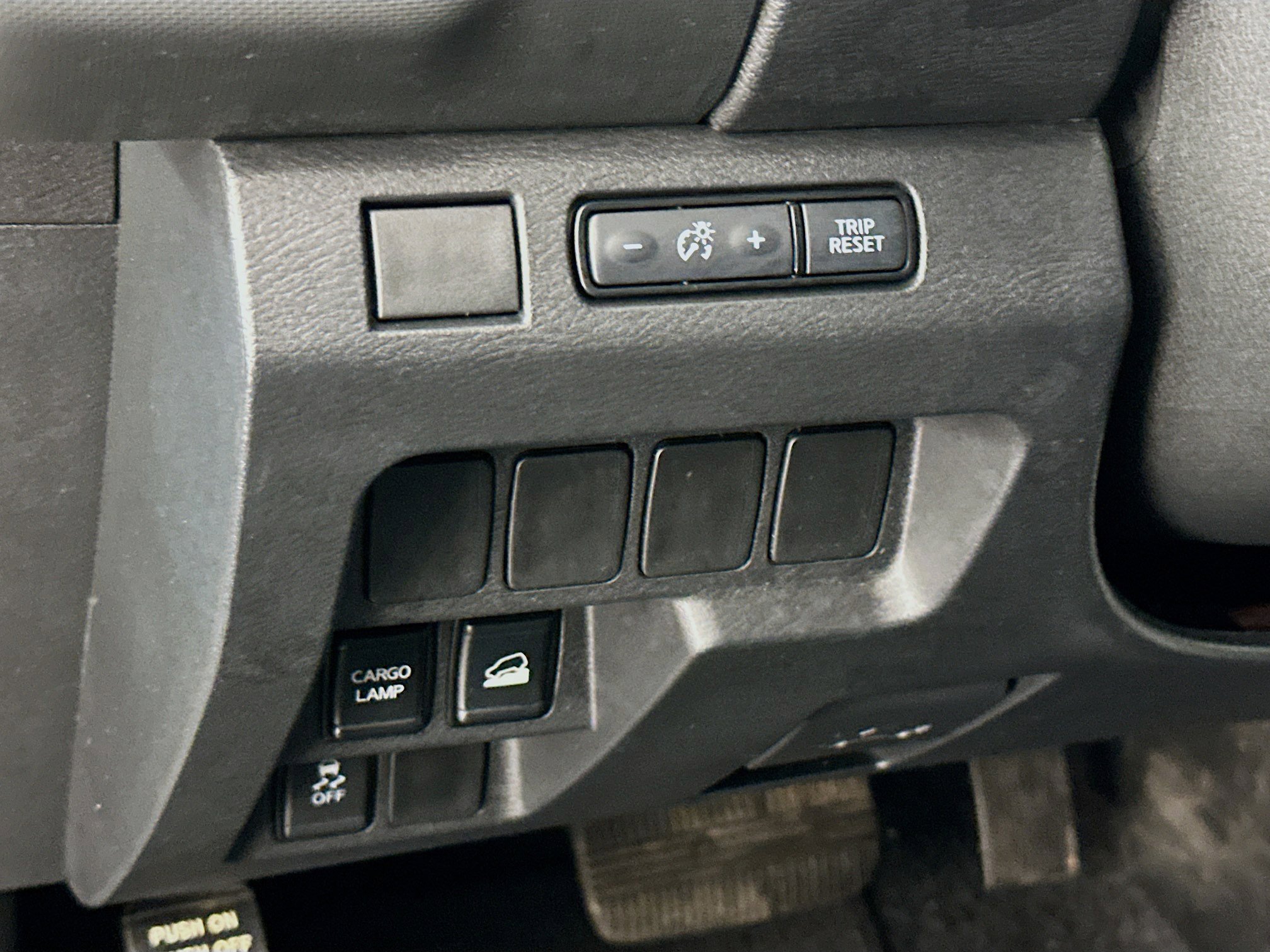 Used 2024 Nissan Frontier SV AWD/4WD image 17