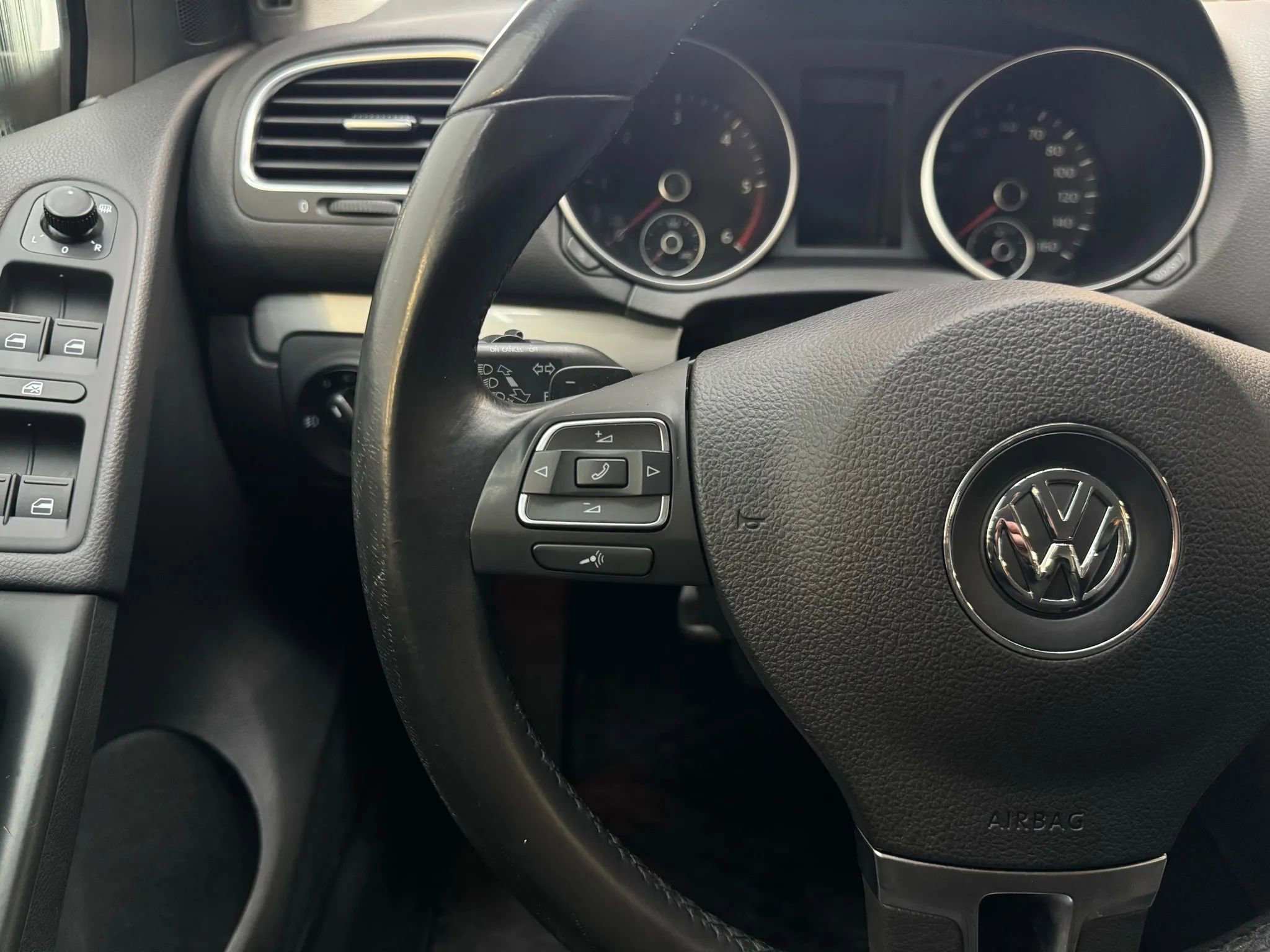 Used 2012 Volkswagen Golf TDI image 16