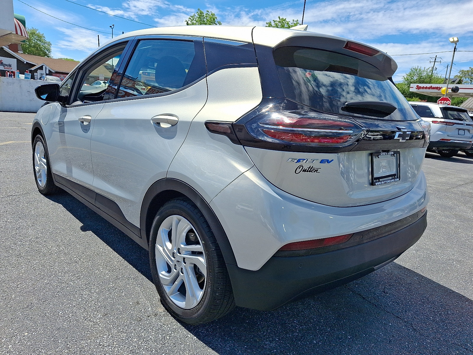 Used 2023 Chevrolet Bolt LT FWD image 3