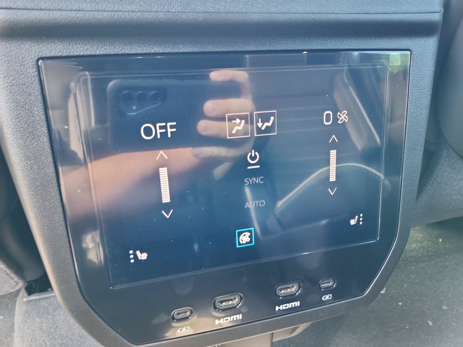 New 2026 GMC Yukon XL Denali Ultimate AWD/4WD image 12