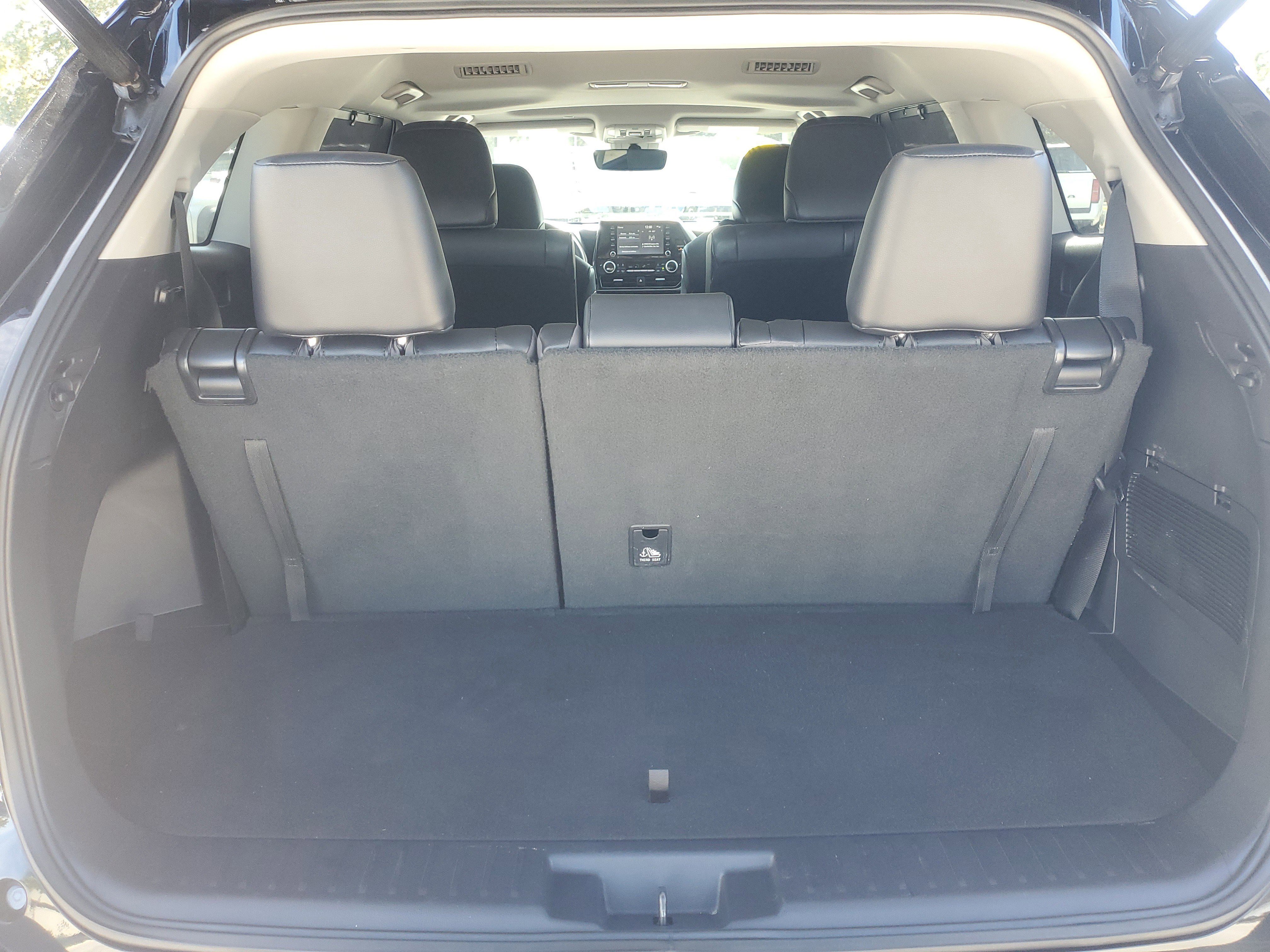 Used 2021 Toyota Highlander XLE image 8