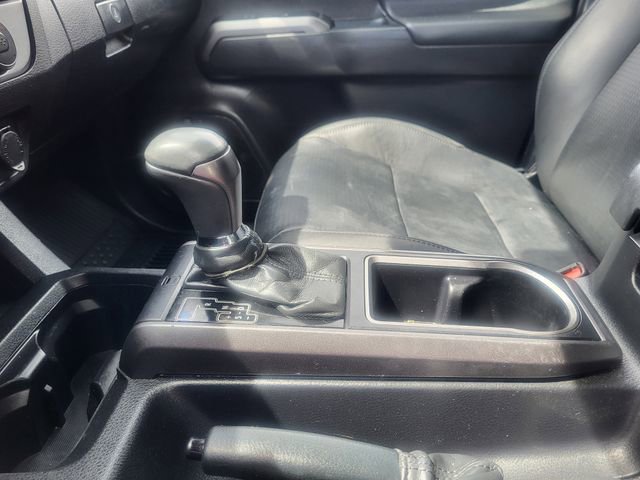 Used 2023 Toyota Tacoma TRD Sport w/ TRD Premium Sport Package AWD/4WD image 18