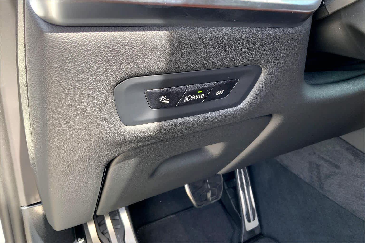 New 2027 BMW X6 M60i AWD/4WD image 17