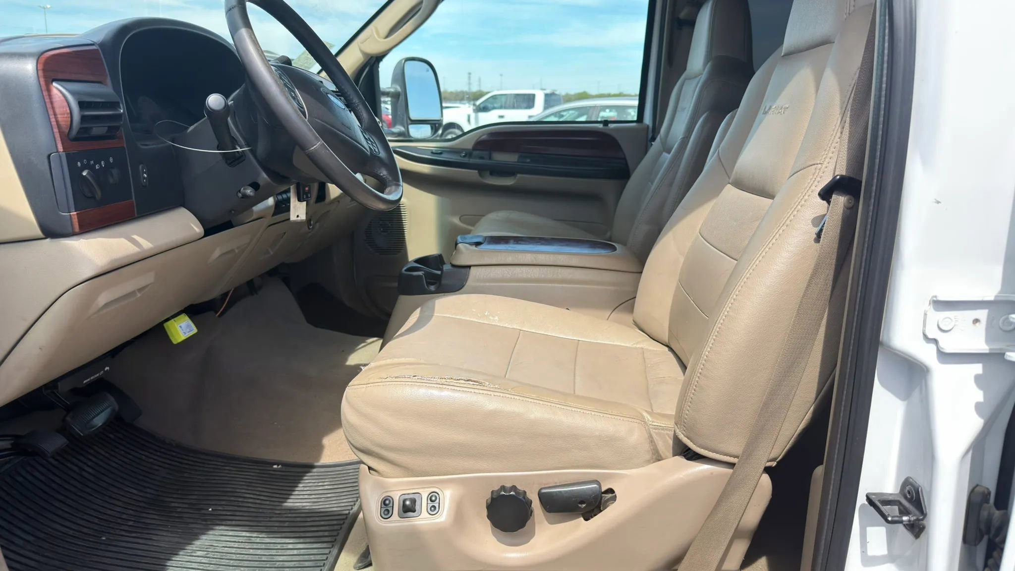 Used 2007 Ford F250 Lariat image 12