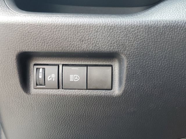 Used 2019 Toyota RAV4 XLE FWD image 25