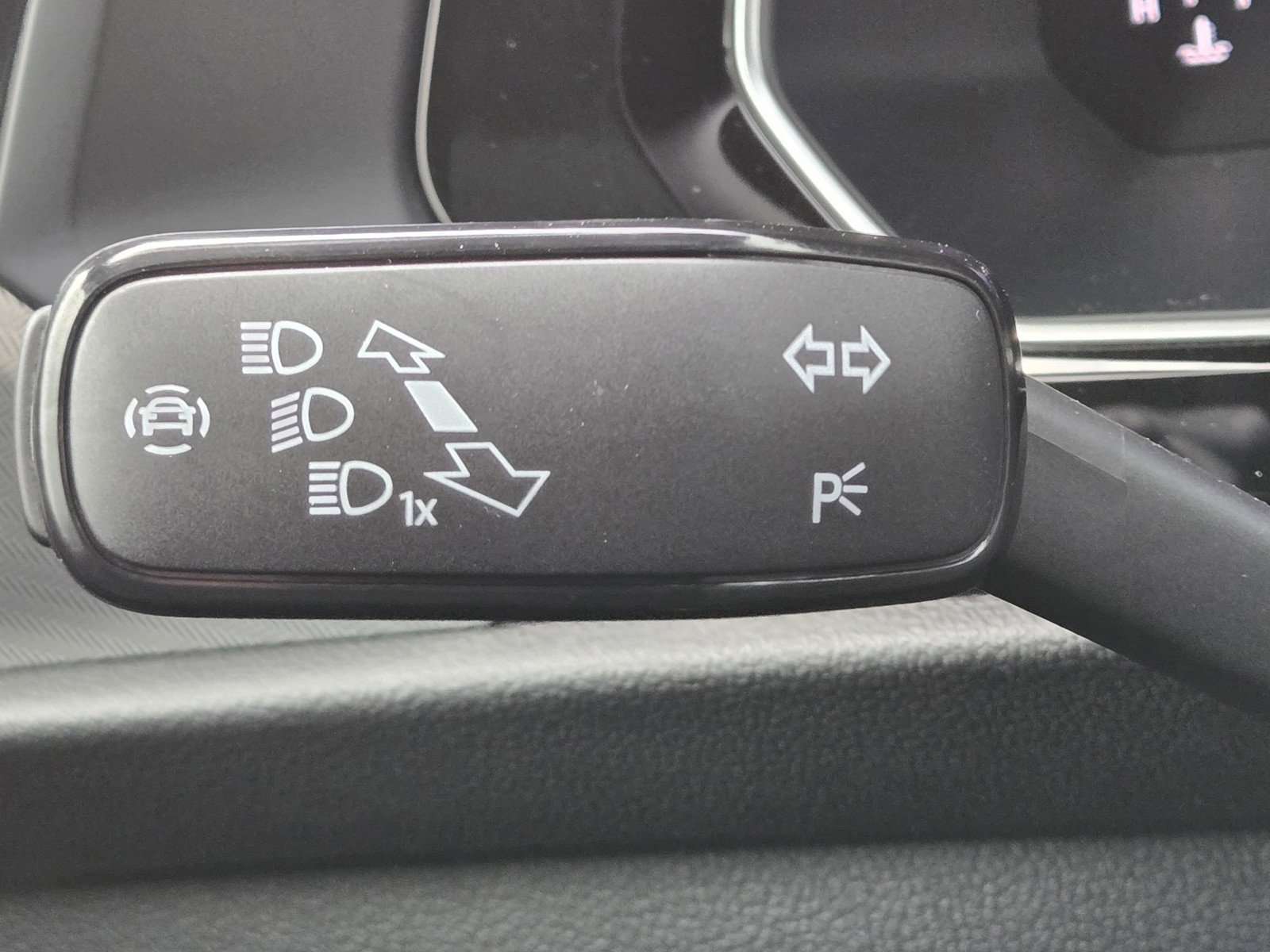 Used 2024 Volkswagen Jetta Sport image 23