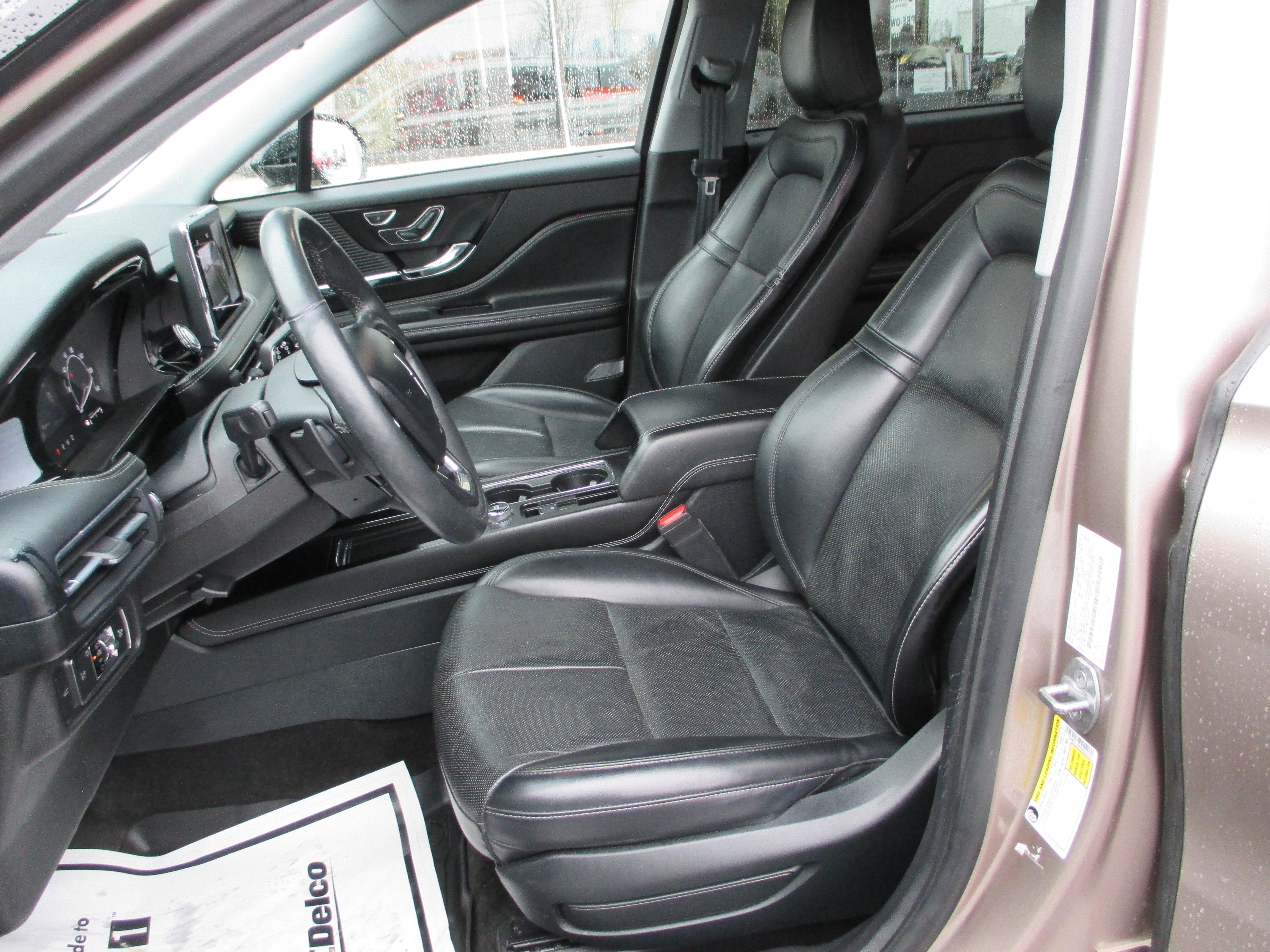 Used 2021 Lincoln Corsair AWD image 16