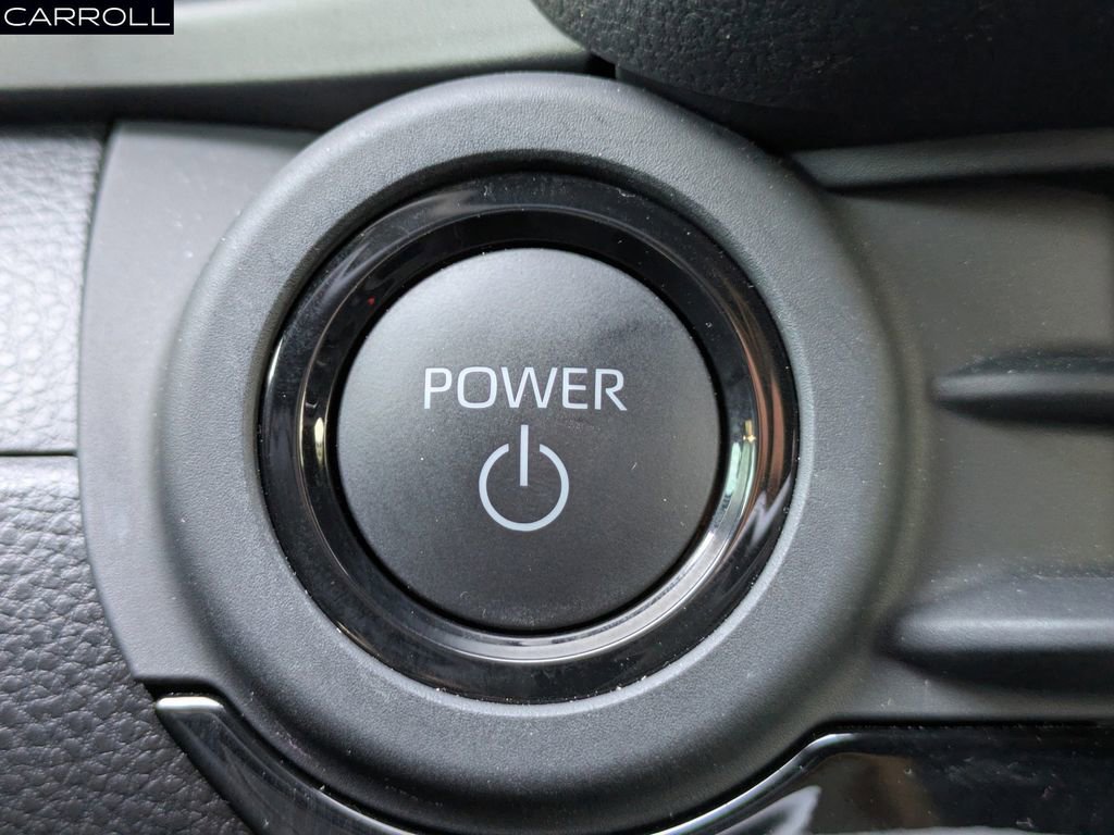 Used 2023 Toyota Crown Limited image 33