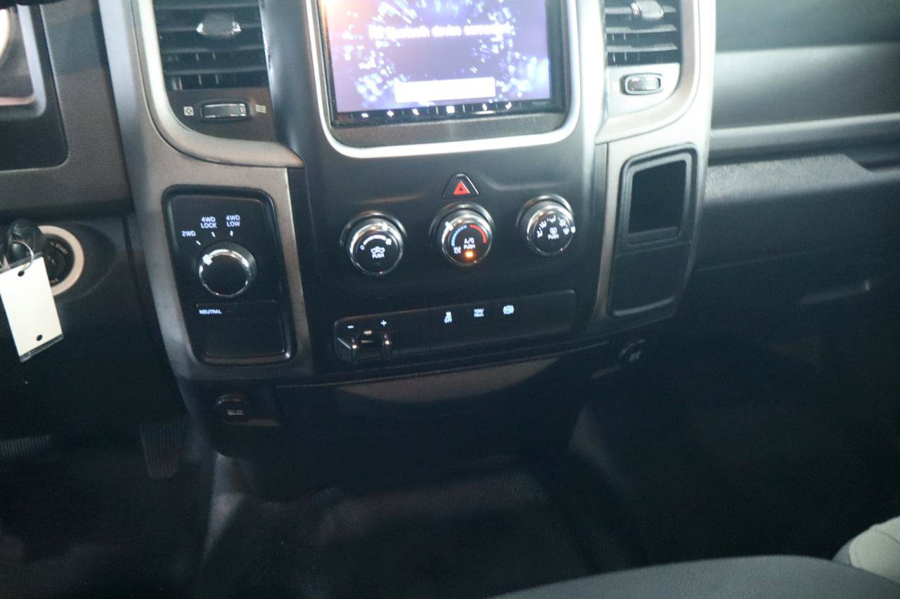 Used 2017 RAM 3500 Tradesman w/ Chrome Appearance Group AWD/4WD image 19