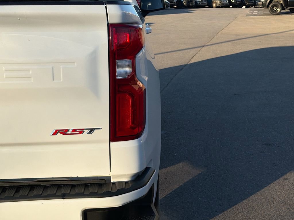 Used 2022 Chevrolet Silverado 1500 RST image 12