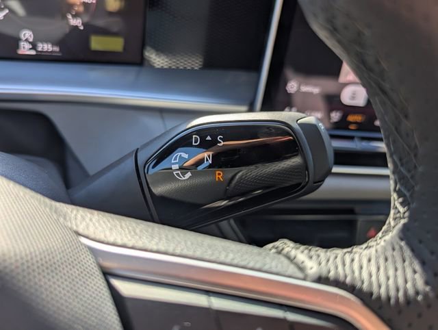 New 2026 Volkswagen Tiguan SE R-Line FWD image 18