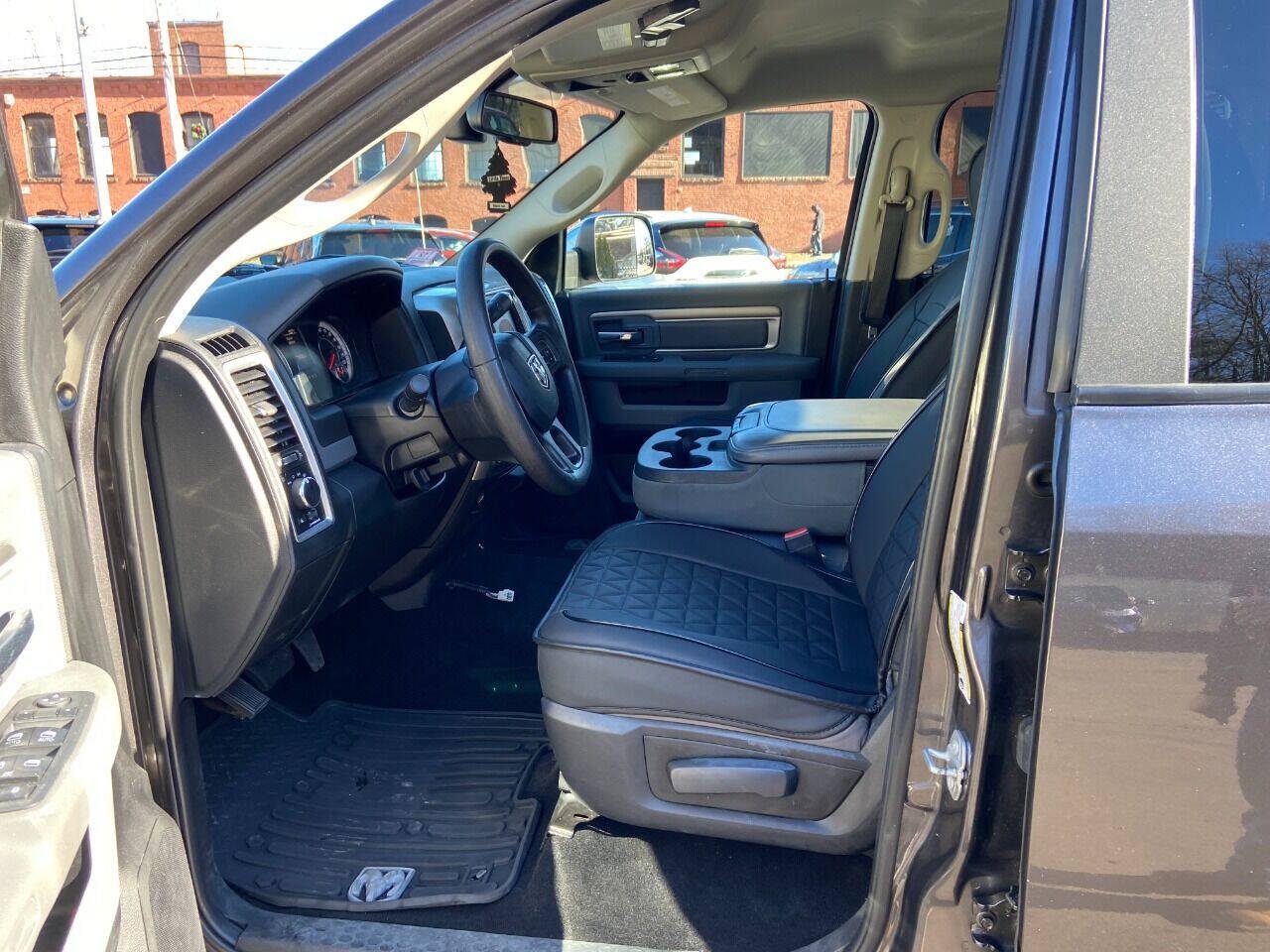 Used 2018 RAM 3500 SLT w/ Snow Chief Group AWD/4WD image 8