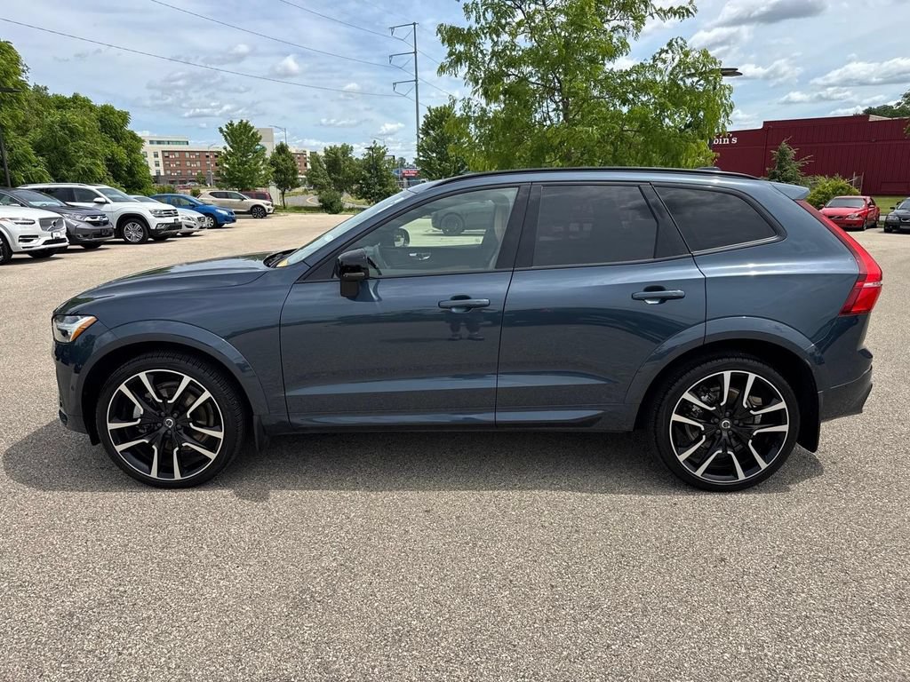 Certified 2023 Volvo XC60 B6 Ultimate w/ Climate Package AWD/4WD image 2