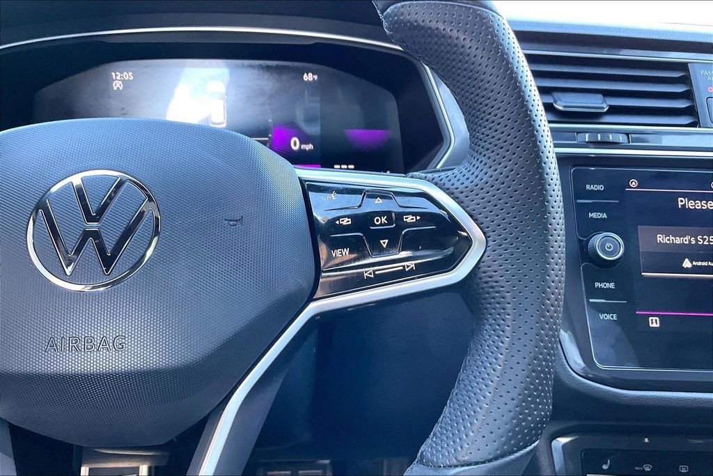 Used 2024 Volkswagen Tiguan SE R-Line image 11