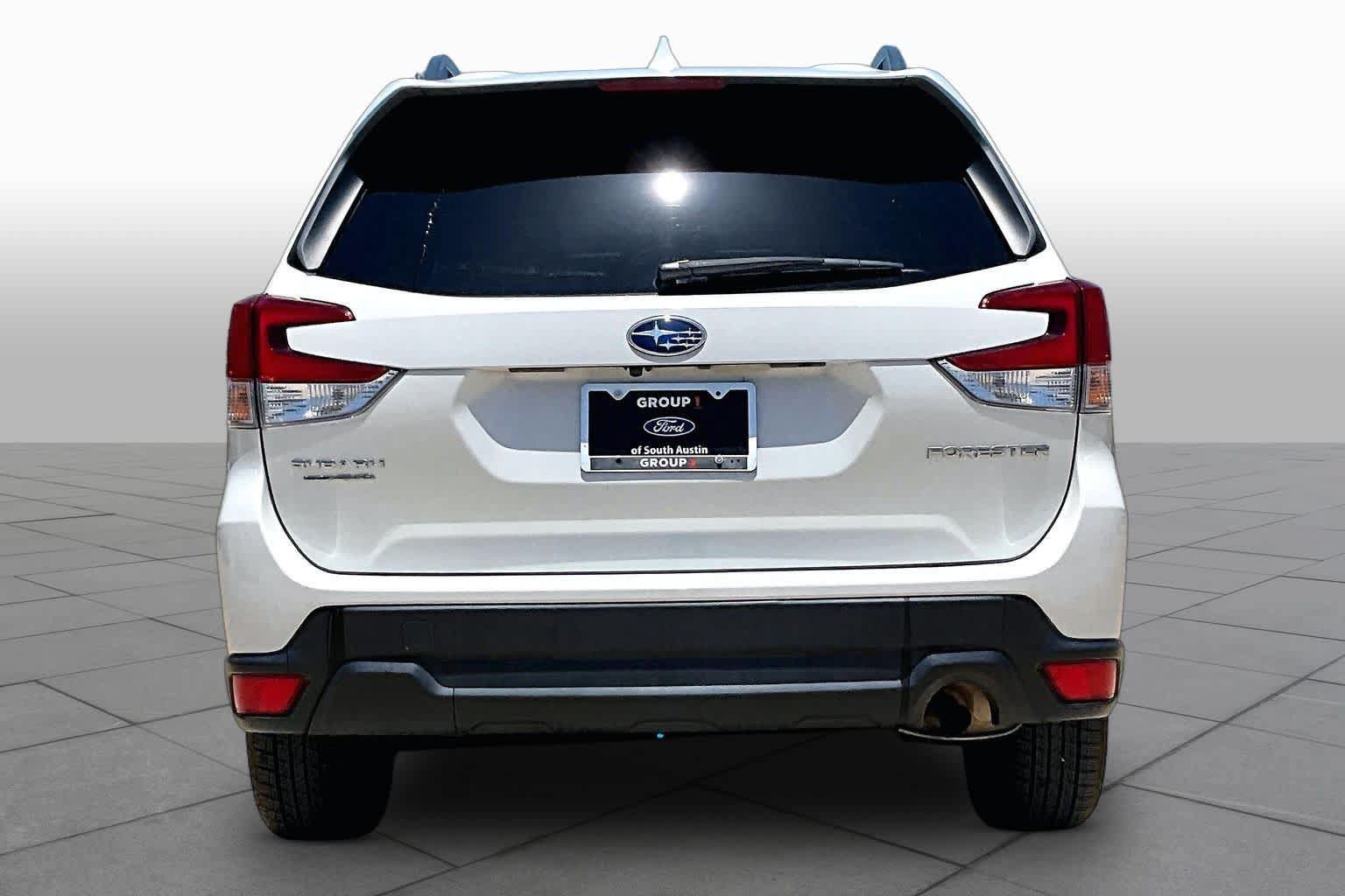 Used 2021 Subaru Forester Premium AWD/4WD image 5