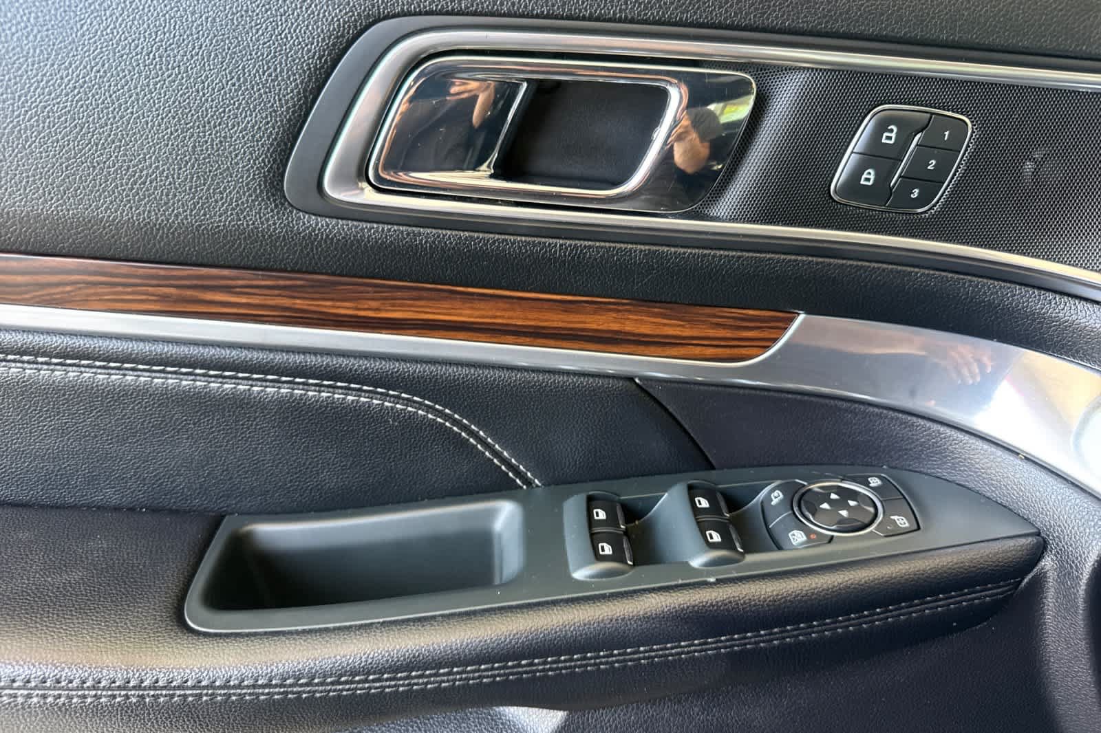 Used 2019 Ford Explorer Limited FWD image 12
