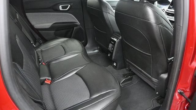 Used 2025 Jeep Compass Latitude AWD/4WD image 10