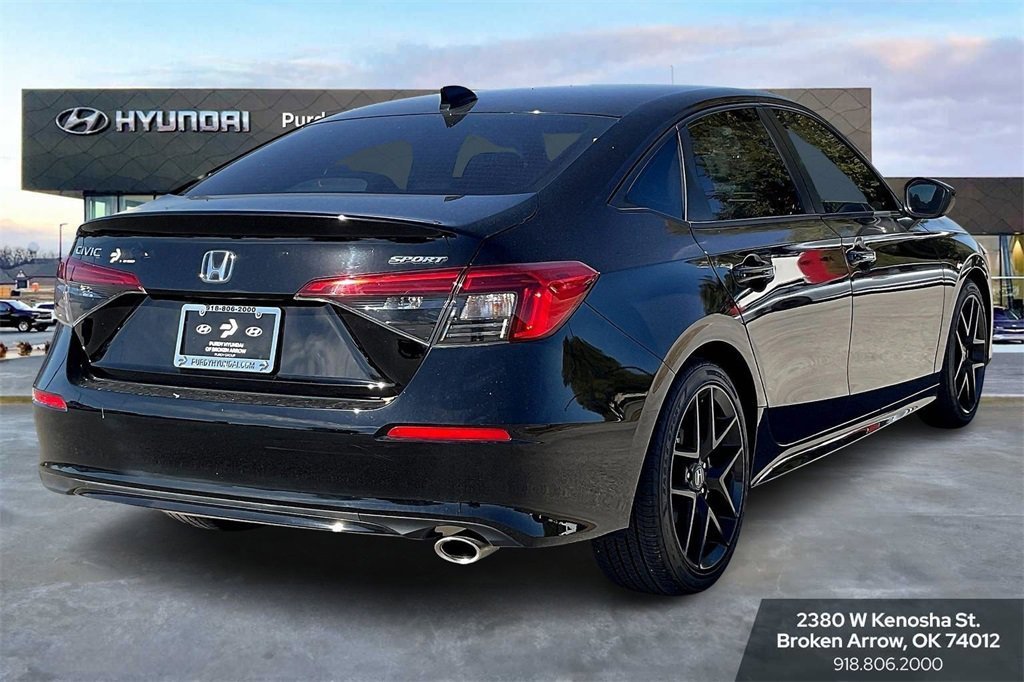 Used 2023 Honda Civic Sport image 9