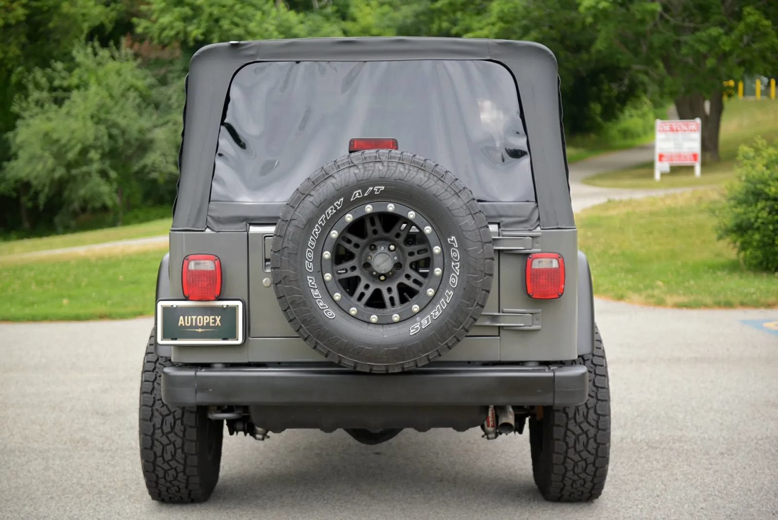 Used 2004 Jeep Wrangler 4WD w/ 30" Tire & Wheel Group image 24
