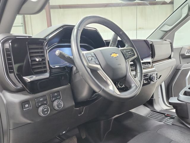 Used 2025 Chevrolet Silverado 1500 LT w/ Work Truck Package AWD/4WD image 19