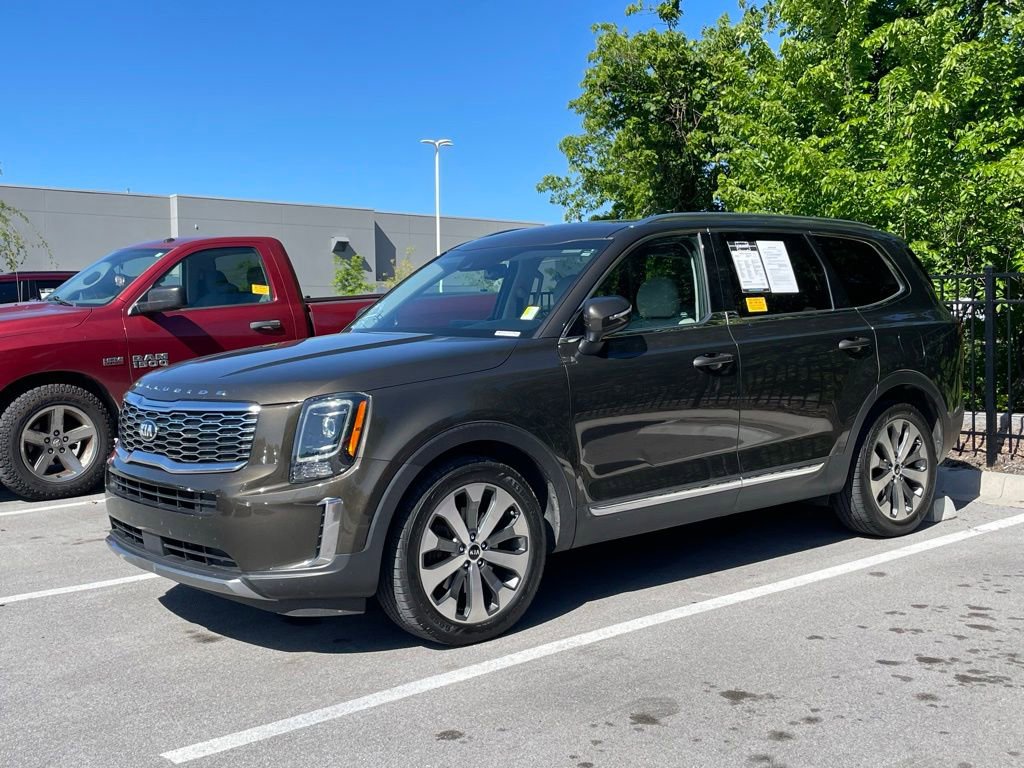 Used 2020 Kia Telluride EX w/ EX Premium Package FWD image 4