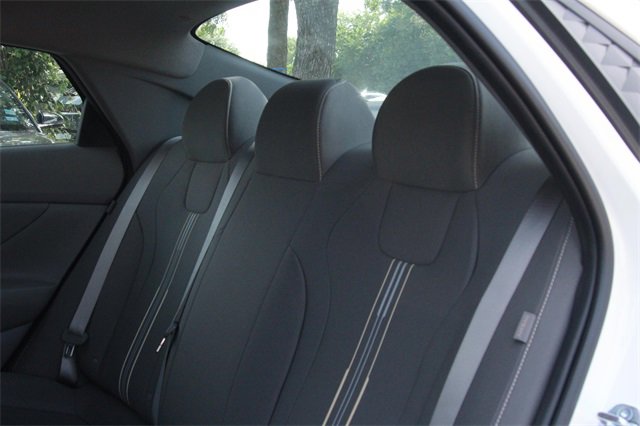 Certified 2025 Hyundai Elantra SEL image 21