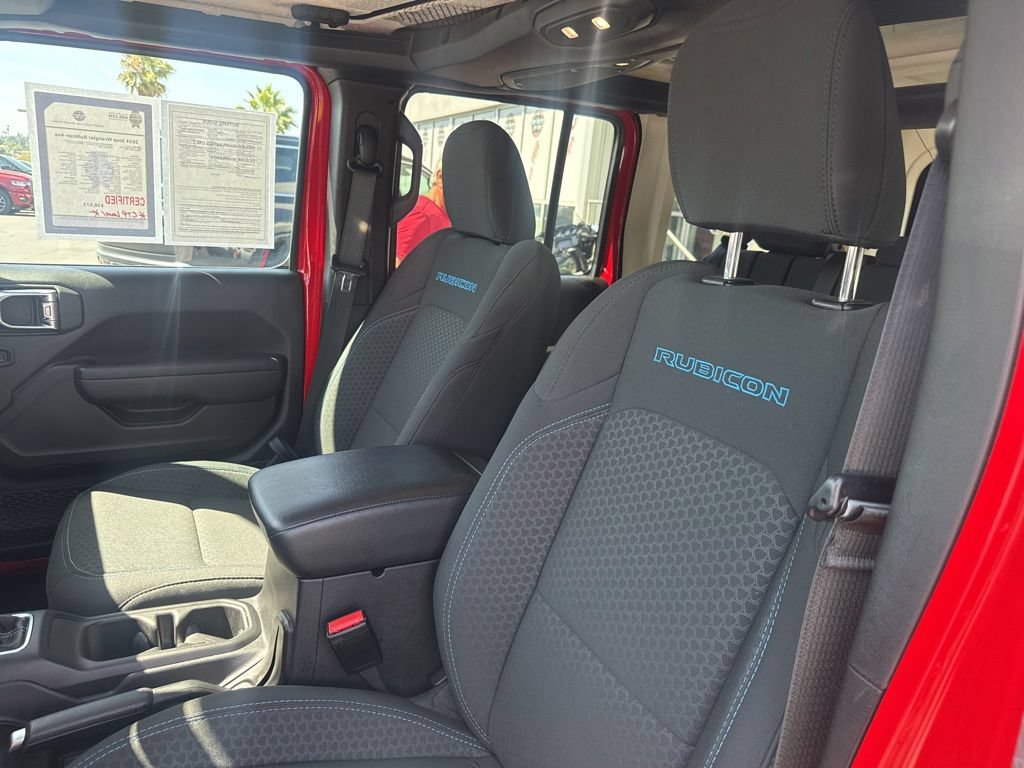 Used 2024 Jeep Wrangler Unlimited Rubicon 4xe AWD/4WD image 15
