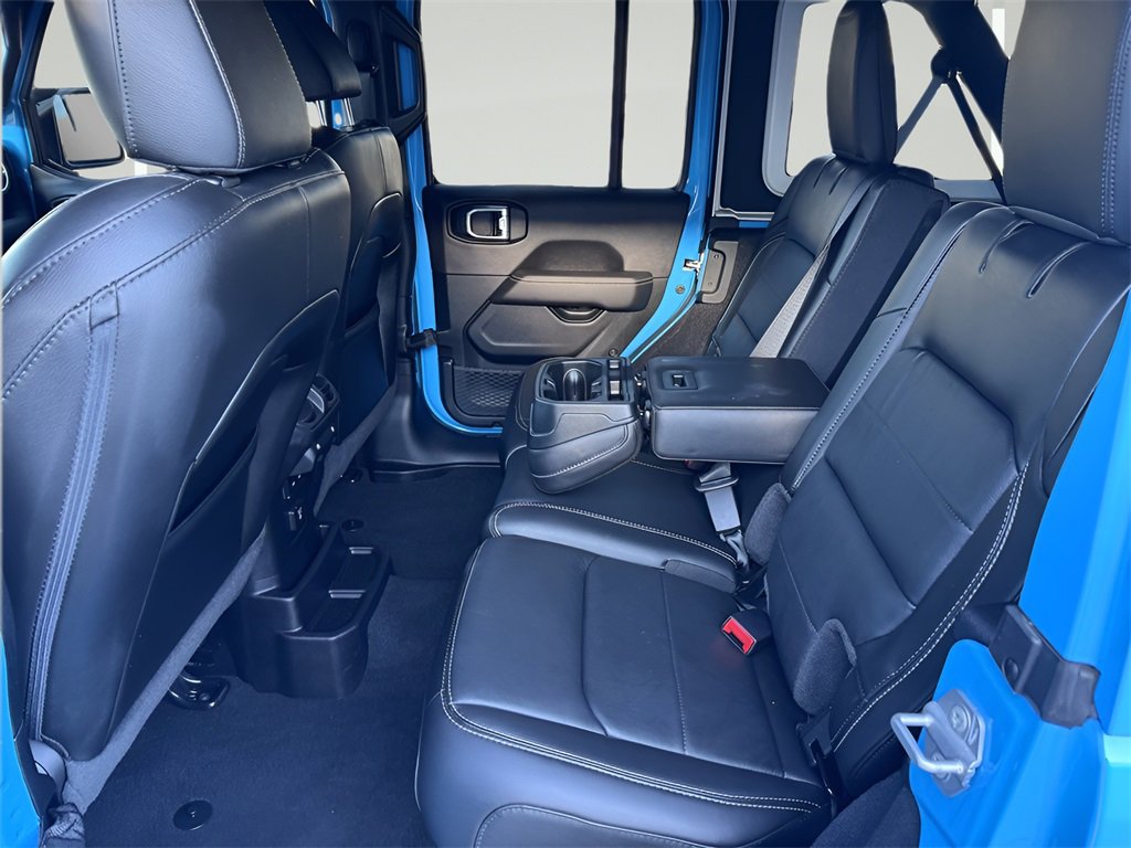 Used 2021 Jeep Wrangler Unlimited Sahara image 35