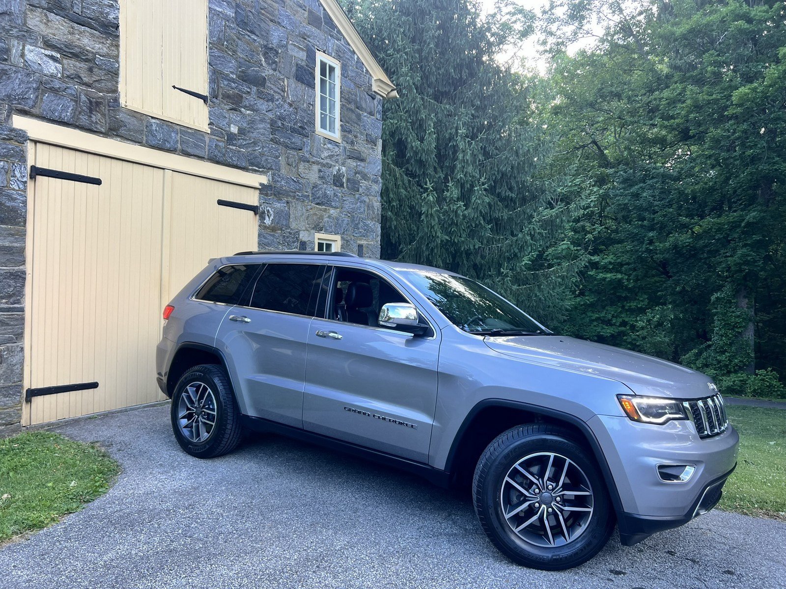 Used 2019 Jeep Grand Cherokee Limited w/ Luxury Group II AWD/4WD image 36