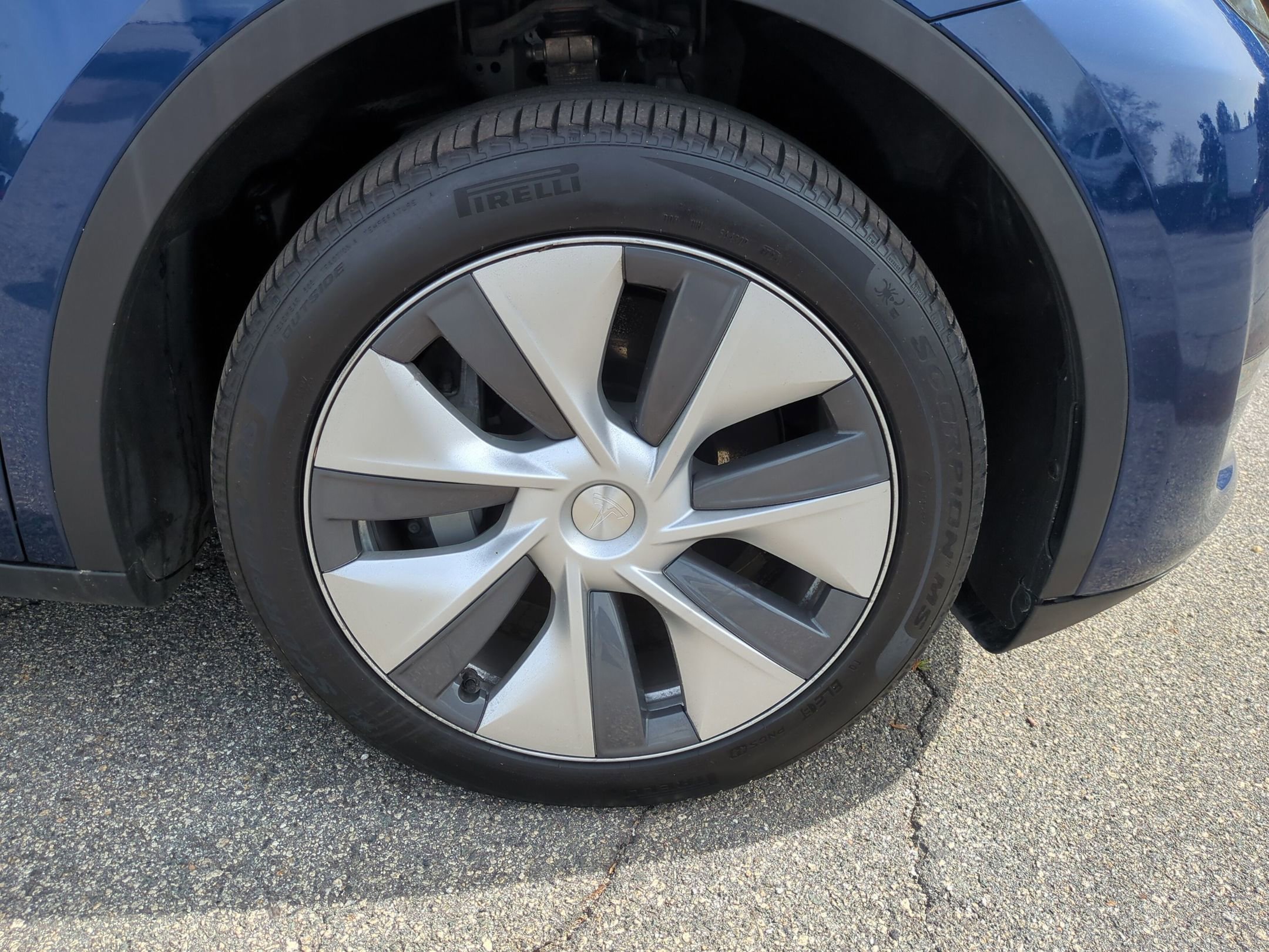 Used 2024 Tesla Model Y Long Range image 12