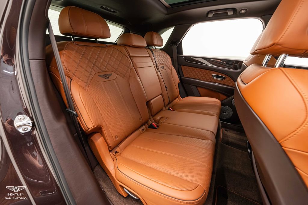 Used 2021 Bentley Bentayga AWD/4WD image 27