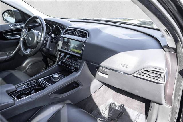 Used 2020 Jaguar F-PACE Premium AWD/4WD image 24